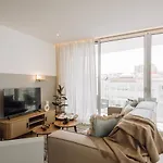 Pescaia - 2 Bedrooms And 2 Balconies In Alvalade Lägenhet Lisboa