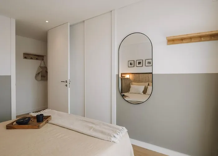 Pescaia - 2 Bedrooms And 2 Balconies In Alvalade 公寓 *