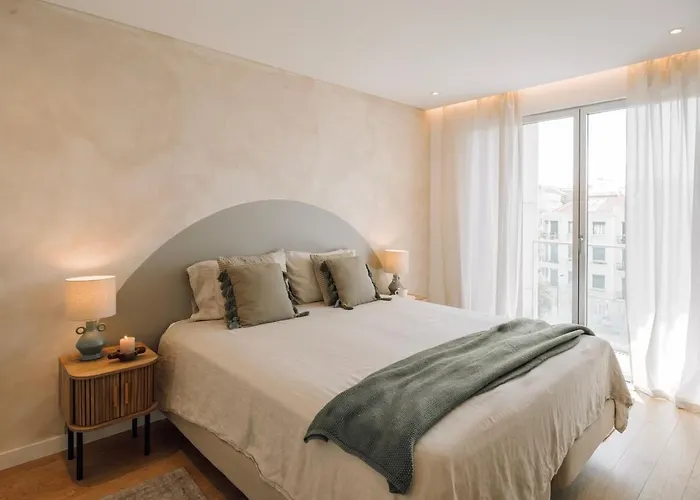 Pescaia - 2 Bedrooms And 2 Balconies In Alvalade