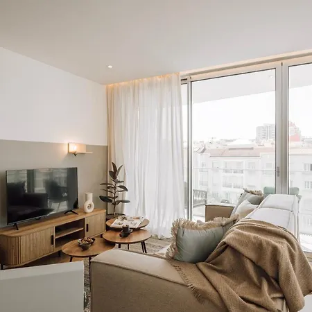 Pescaia - 2 Bedrooms And 2 Balconies In Alvalade Apartment Lissabon