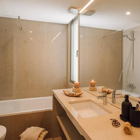 Pescaia - 2 Bedrooms And 2 Balconies In Alvalade Lissabon