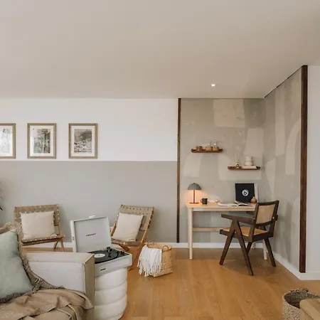 Daire Pescaia - 2 Bedrooms And 2 Balconies In Alvalade Lisboa