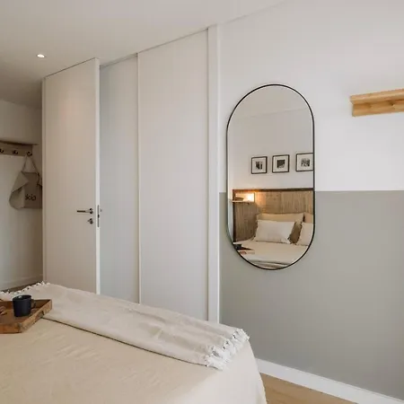 Pescaia - 2 Bedrooms And 2 Balconies In Alvalade 公寓 *