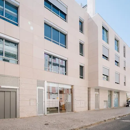 Daire Pescaia - 2 Bedrooms And 2 Balconies In Alvalade