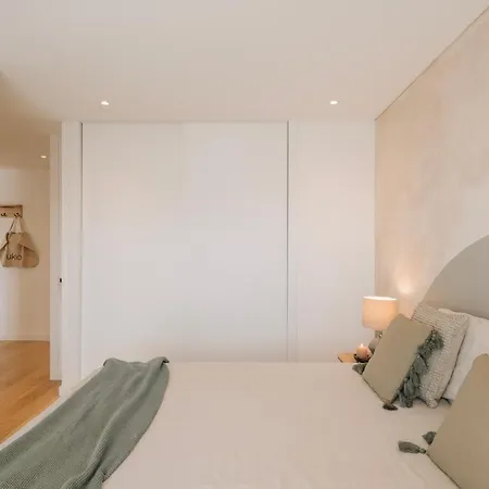 Pescaia - 2 Bedrooms And 2 Balconies In Alvalade * Lisboa