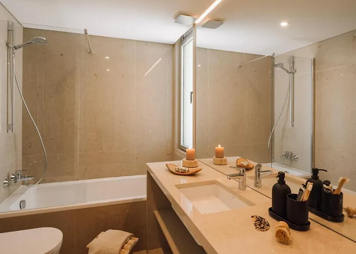 Pescaia - 2 Bedrooms And 2 Balconies In Alvalade ליסבון